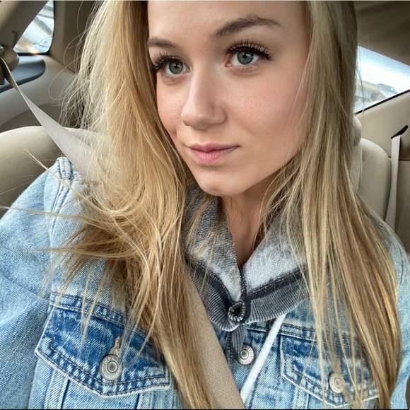 Meet your Posher, Renee - Picture 1 of 1